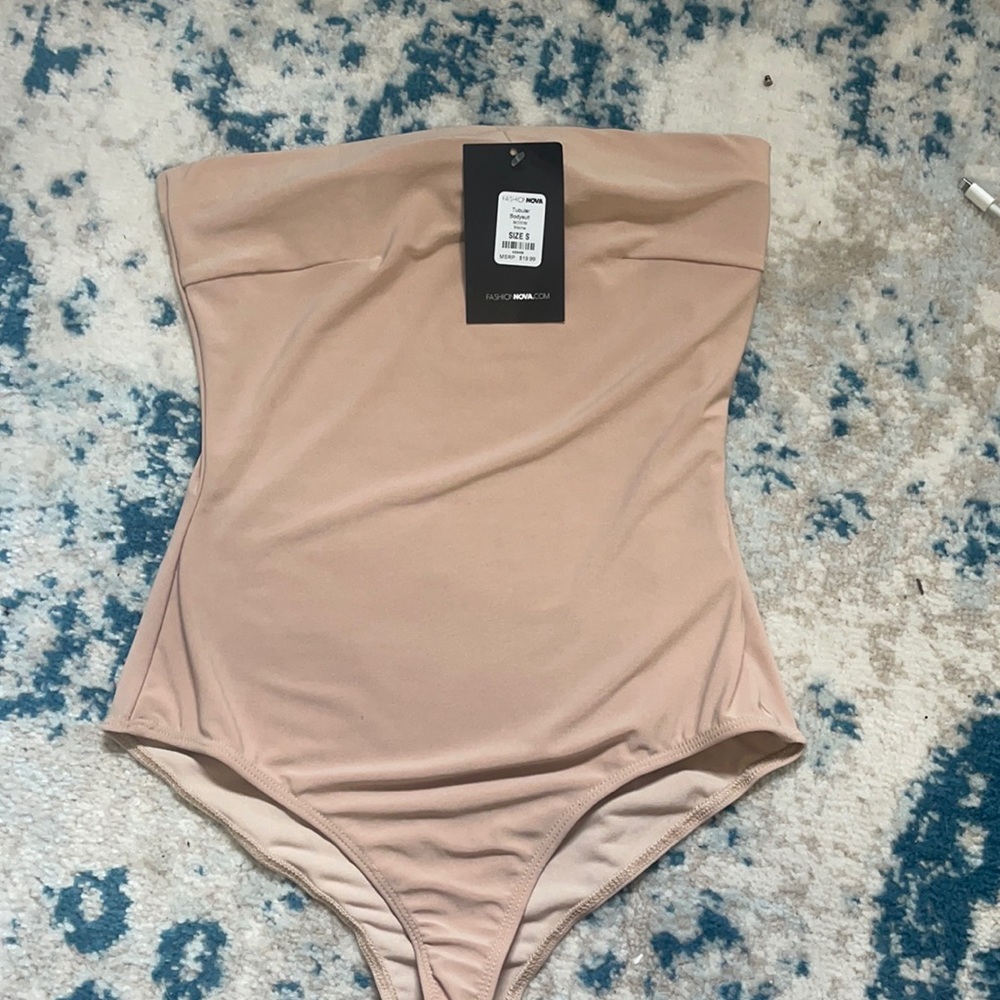 Fashion Nova Strapless Bodysuit